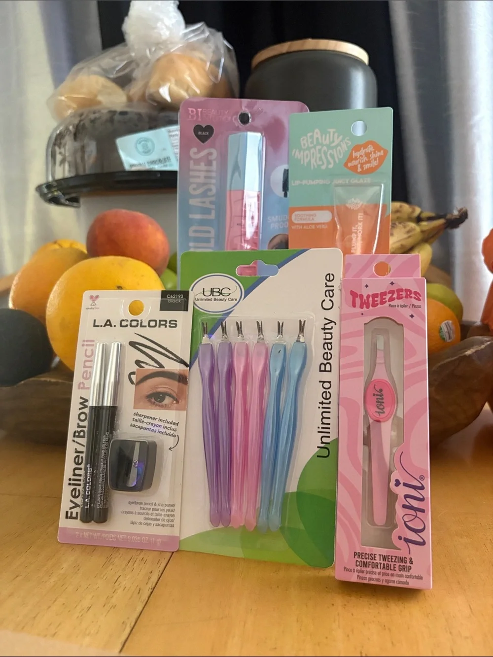 L.A. Colors Eyeliner & Pink Beauty Tools Set